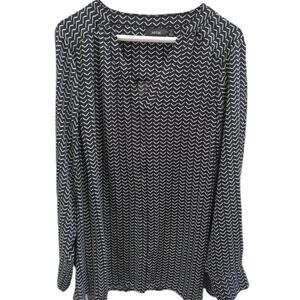 Women's Apt 9 Size 1x Blouse Chevron Hidden Buttons Tunic Shirt